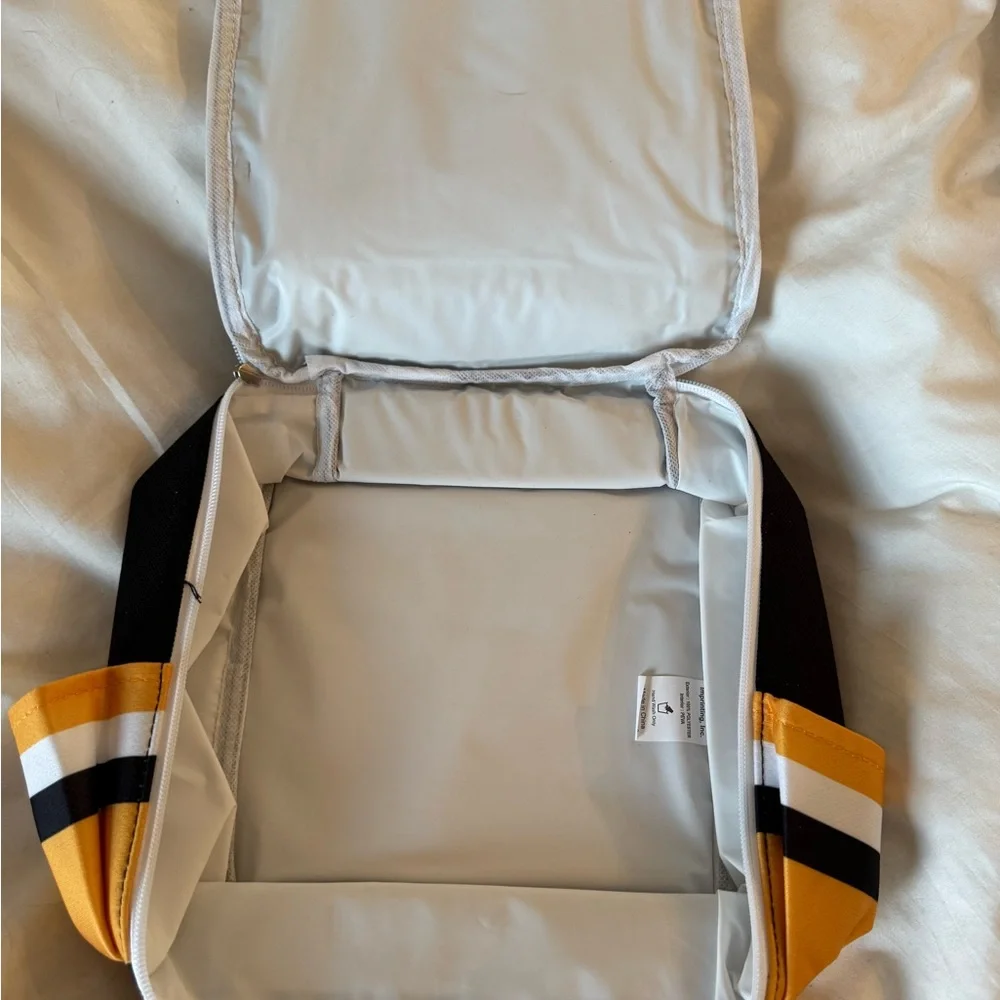 BNWOT‎ Pittsburgh Penguins Hockey Black and Gold Lunch Bag Cooler